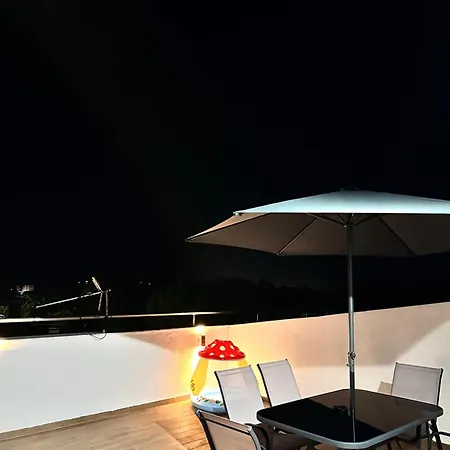 Floor Escape By The Sea *